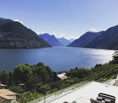 Tutti gli appartamenti godono di una delle viste lago più spettacolari di tutto il Luganese, grazie alla vicinanza alla costa e all'assenza di qualsiasi ostacolo visivo.