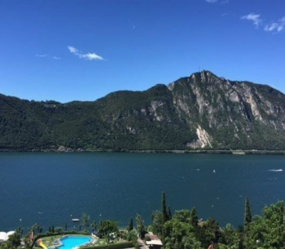 La location dominante del fabbricato condede una vista lago mozzafiato dagli appartamenti e dai terrazzi, e un'ottima esposizione al sole fino al tramonto.